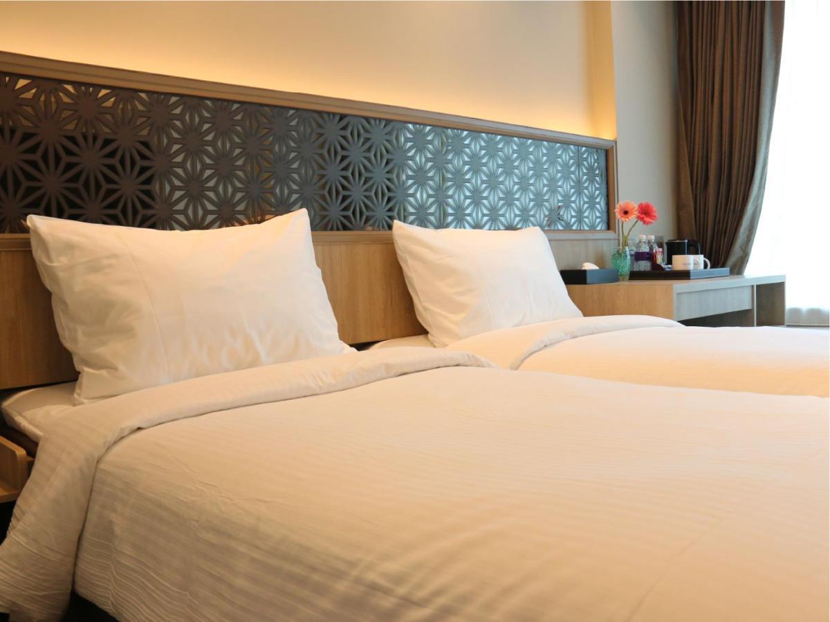 Aqueen Prestige Hotel Jalan Besar Singapore Buitenkant foto