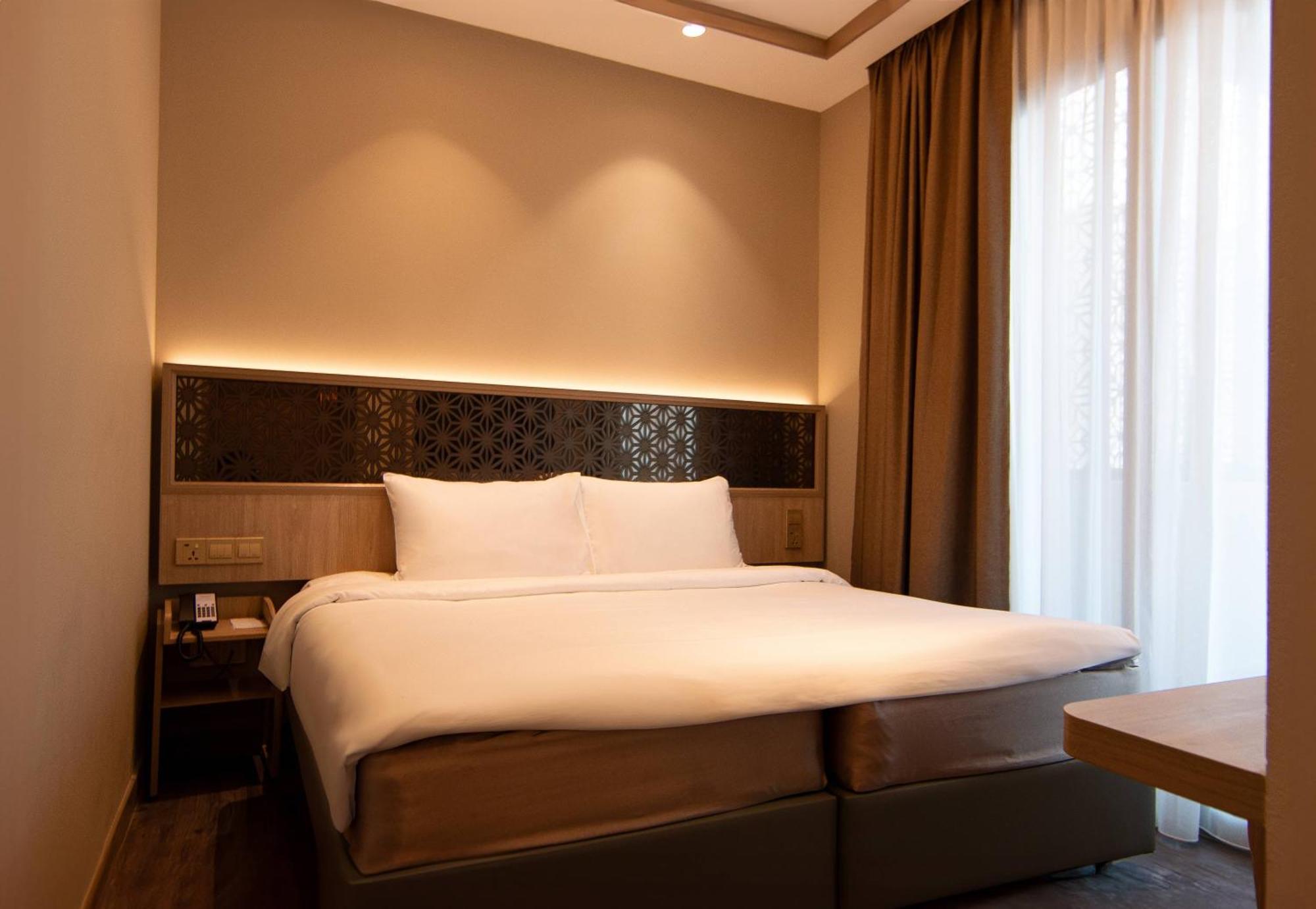 Aqueen Prestige Hotel Jalan Besar Singapore Buitenkant foto