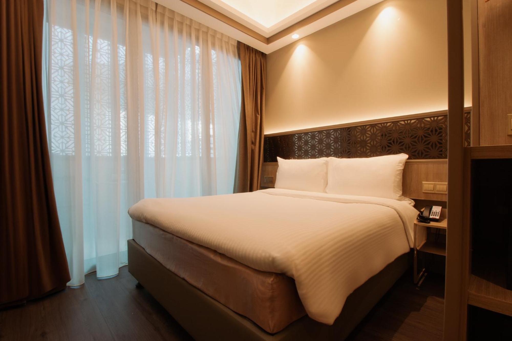 Aqueen Prestige Hotel Jalan Besar Singapore Buitenkant foto