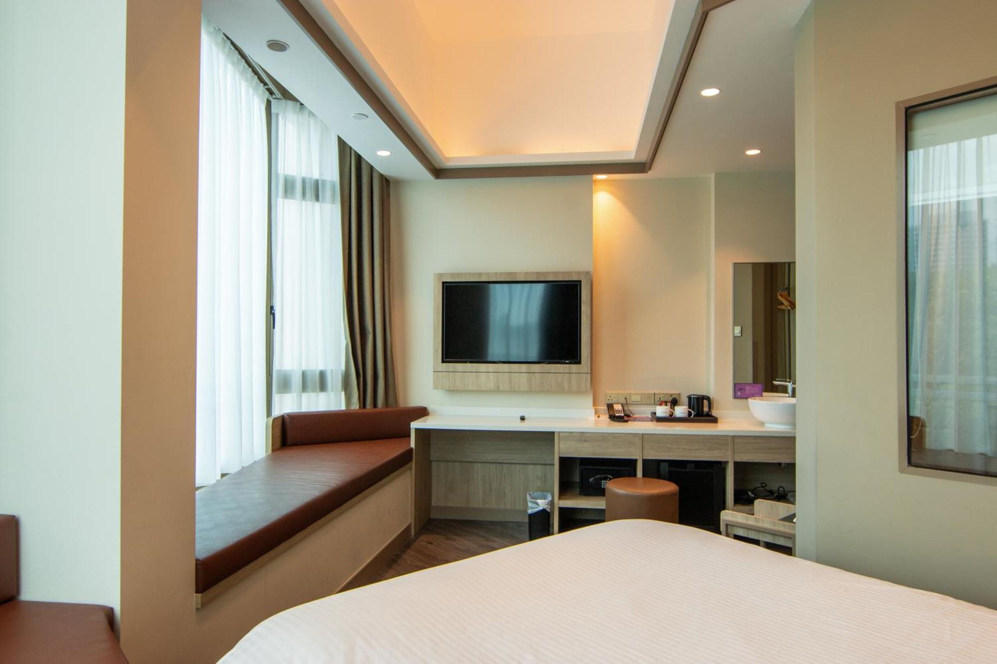Aqueen Prestige Hotel Jalan Besar Singapore Buitenkant foto