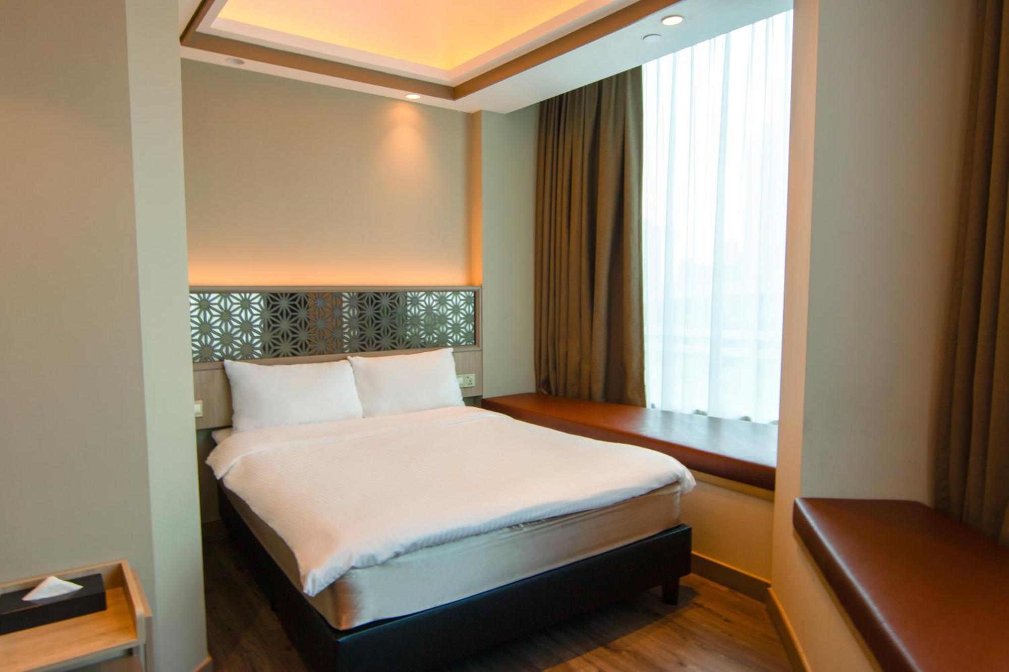 Aqueen Prestige Hotel Jalan Besar Singapore Buitenkant foto