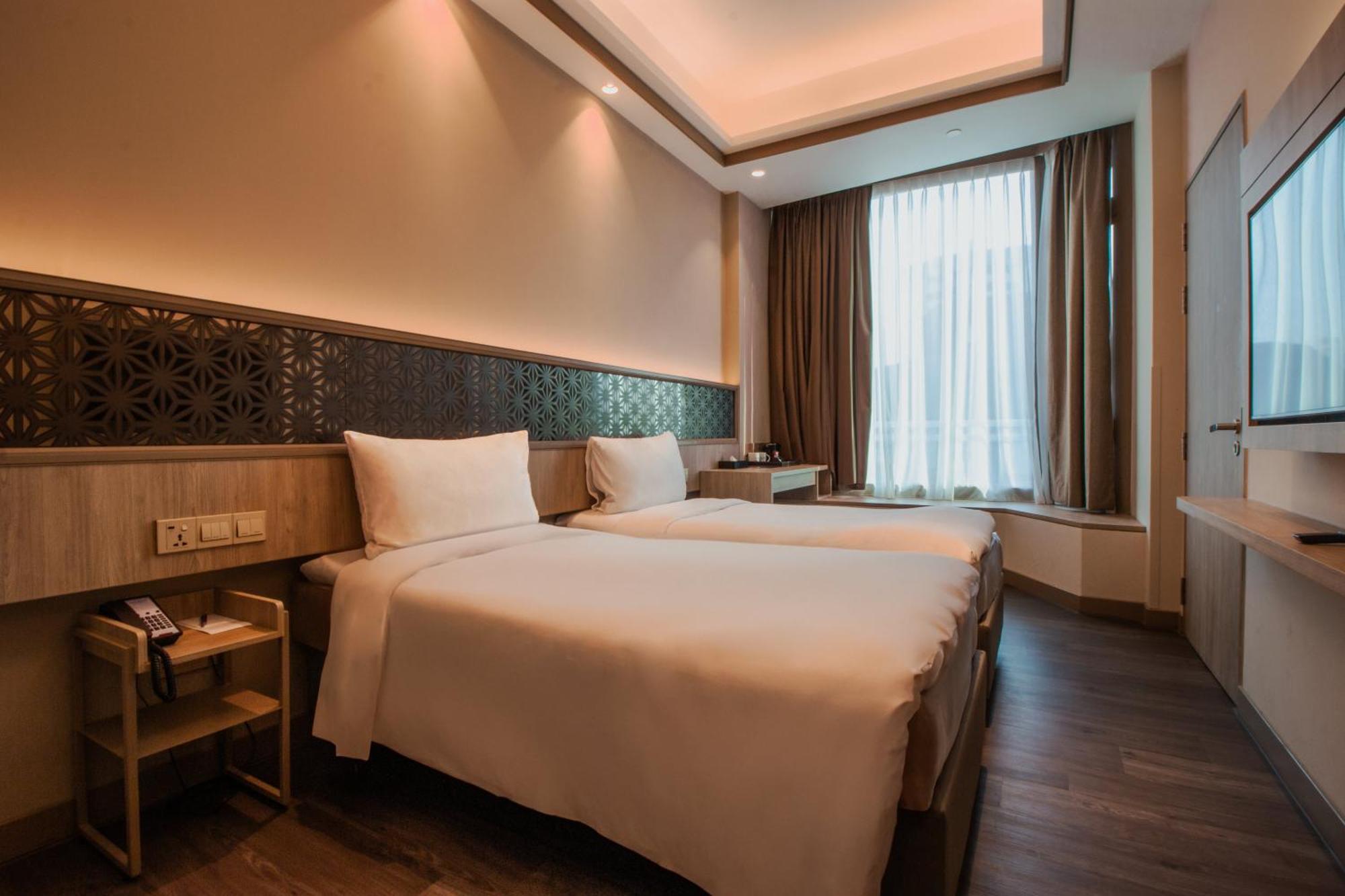 Aqueen Prestige Hotel Jalan Besar Singapore Buitenkant foto