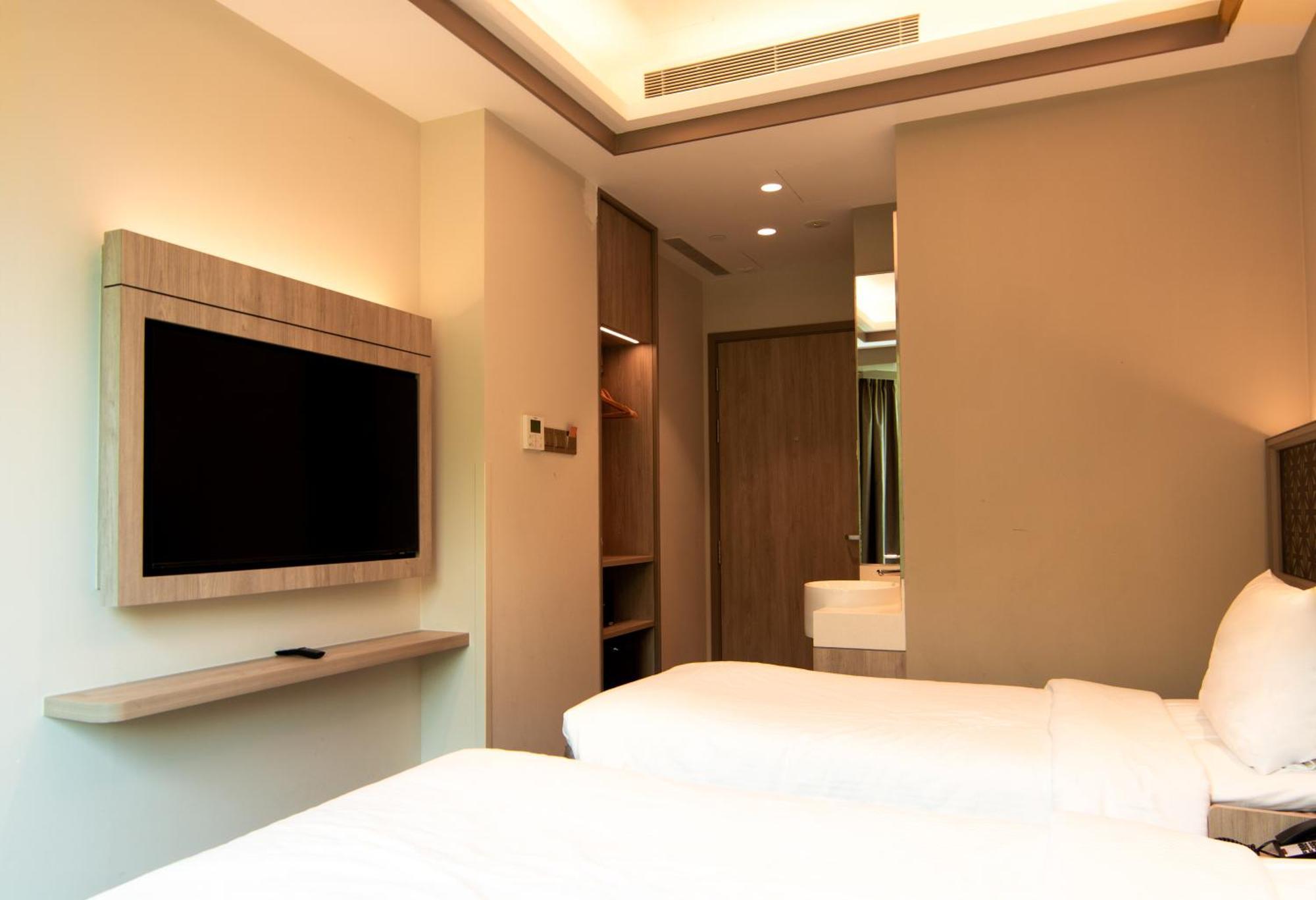 Aqueen Prestige Hotel Jalan Besar Singapore Buitenkant foto